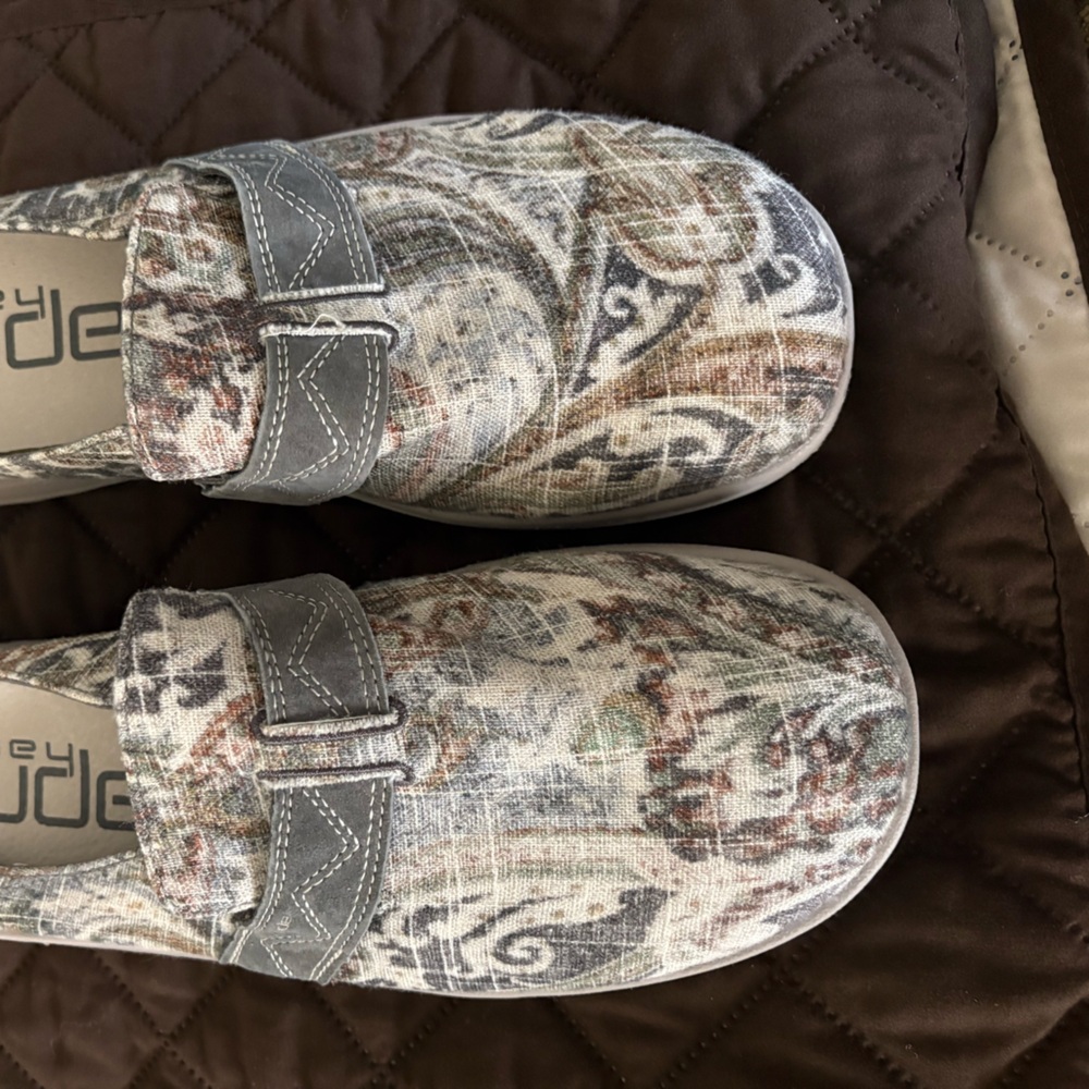 New..Dude Paisley Slip-On Shoes.